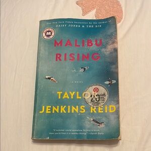 Malibu Rising by Taylor Jenkins Reid